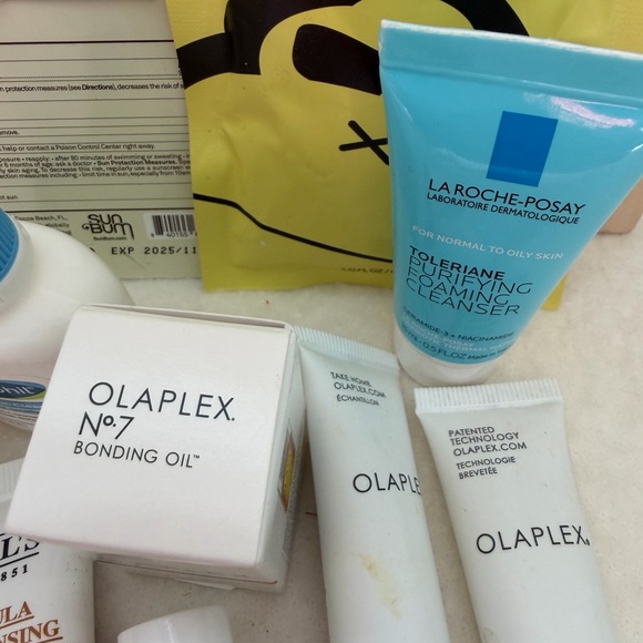 Elegant Ulta Purple Velvet Makeup Bag with 21 New Products - Picture 7 of 16